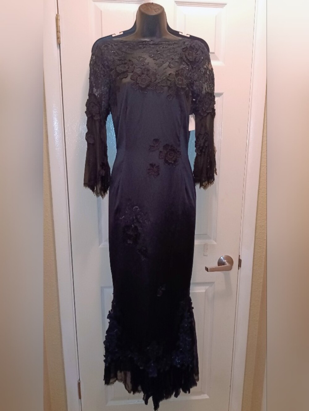 Mandalay Elegant Maxi Black Lace Appliqué Evening Dress Sz 8